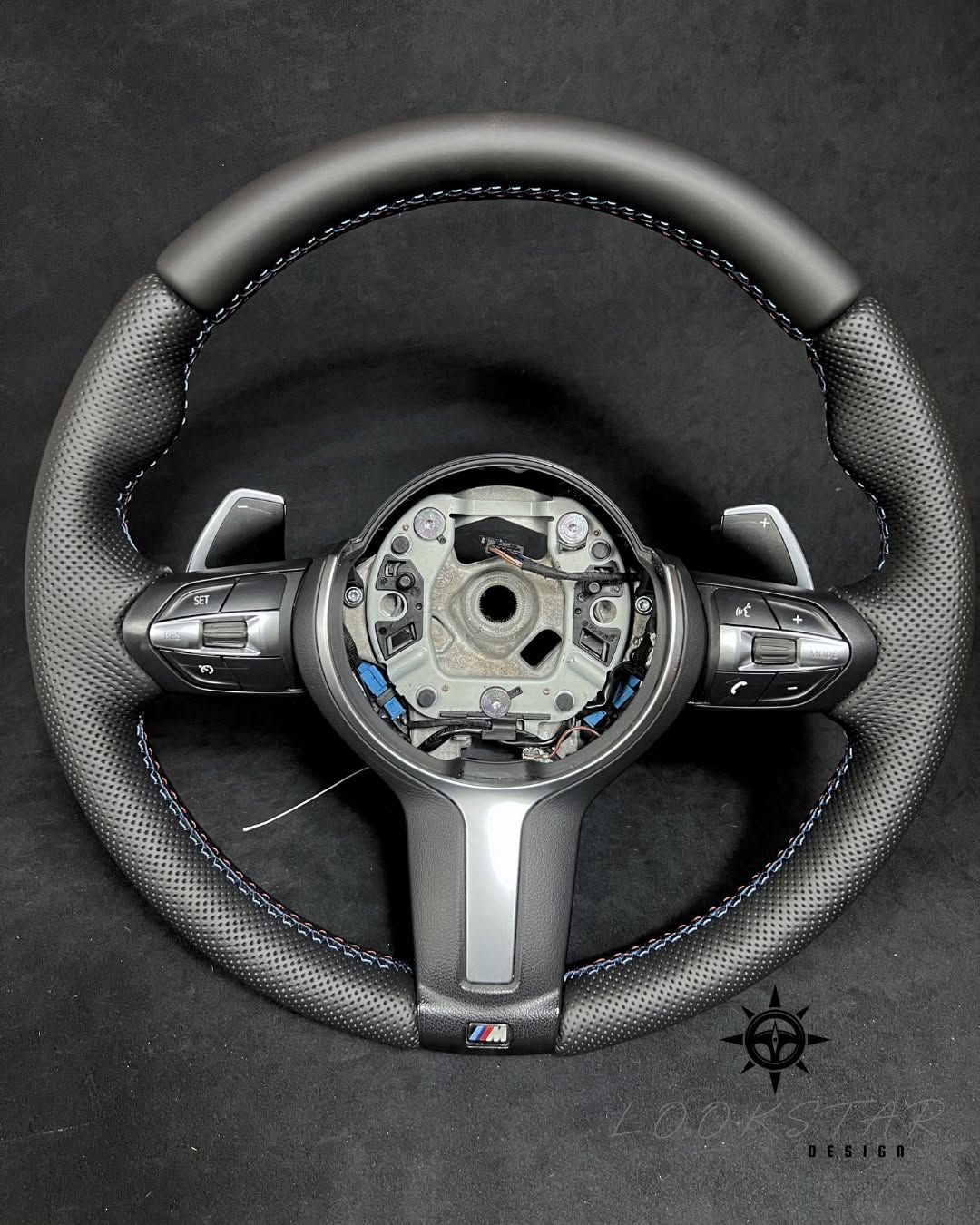 Obszycie  kierownicy bmw f10 lci